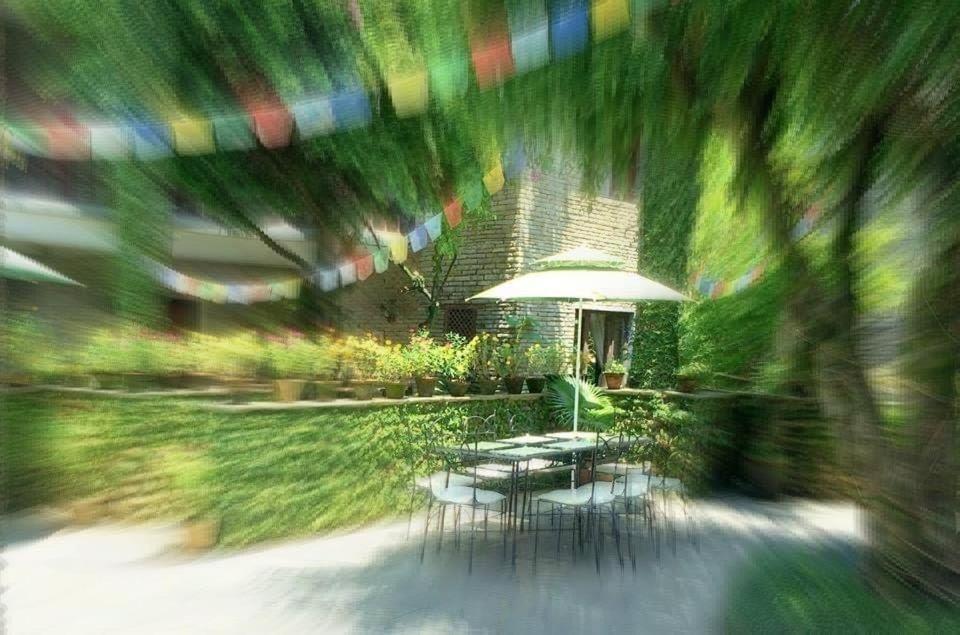 Mum'S Garden Resort Pokhara Bagian luar foto