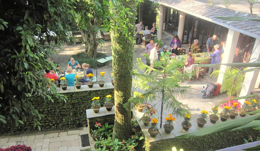 Mum'S Garden Resort Pokhara Bagian luar foto