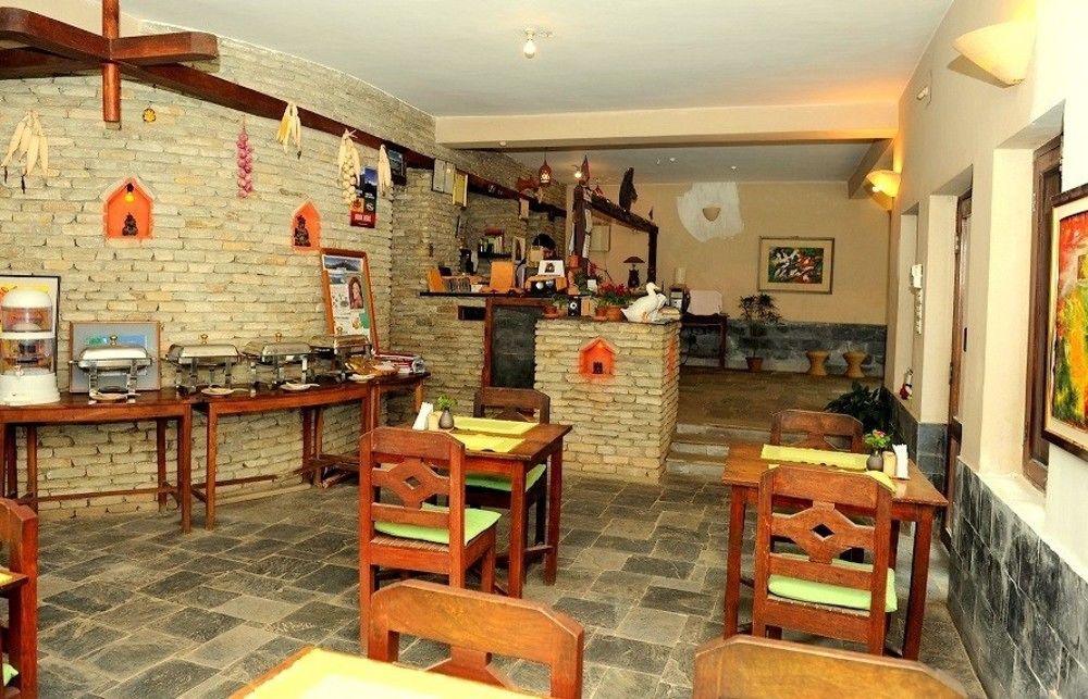 Mum'S Garden Resort Pokhara Bagian luar foto