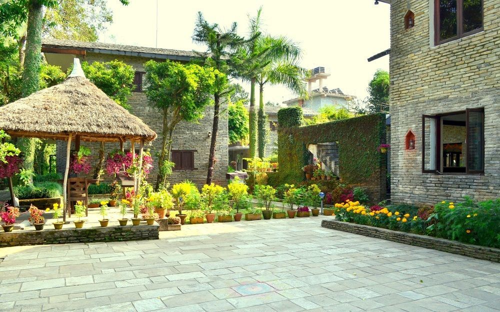 Mum'S Garden Resort Pokhara Bagian luar foto